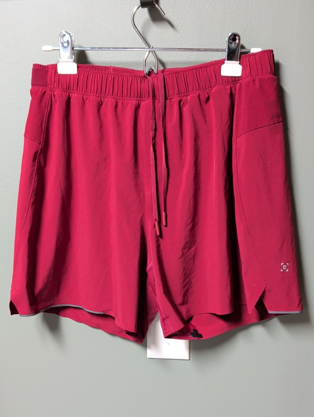 Lululemon Men's Red Shorts